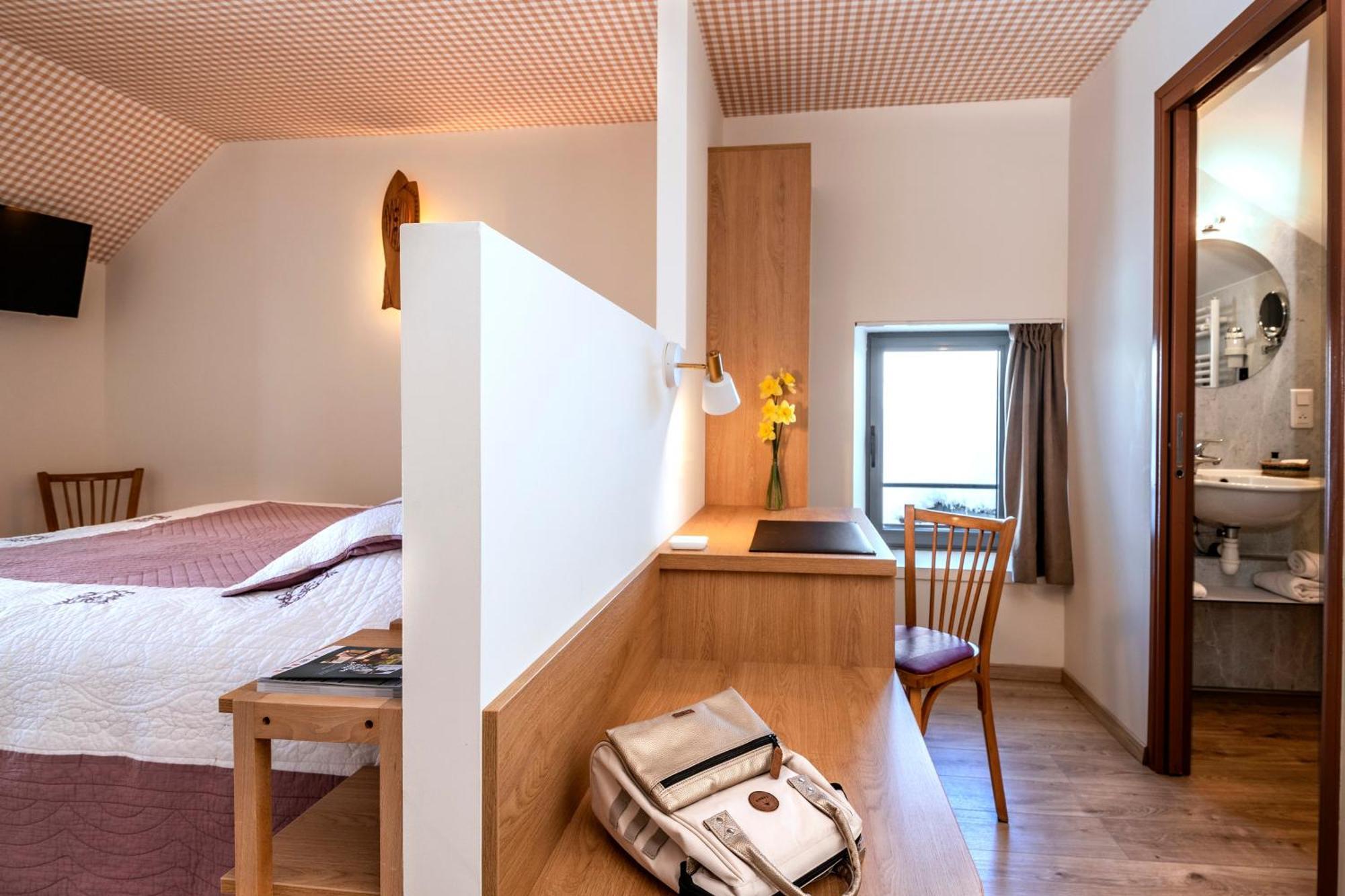Hotel Restaurant De La Poste Et La Grange Detente, Espace Bien-Etre Châteauneuf-de-Randon Eksteriør billede