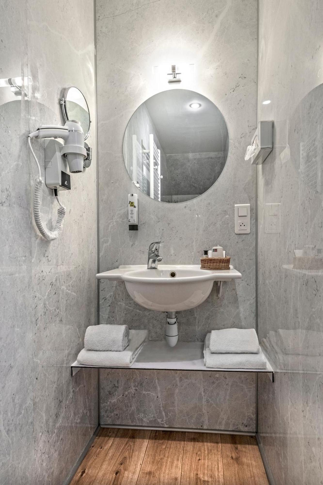 Hotel Restaurant De La Poste Et La Grange Detente, Espace Bien-Etre Châteauneuf-de-Randon Værelse billede
