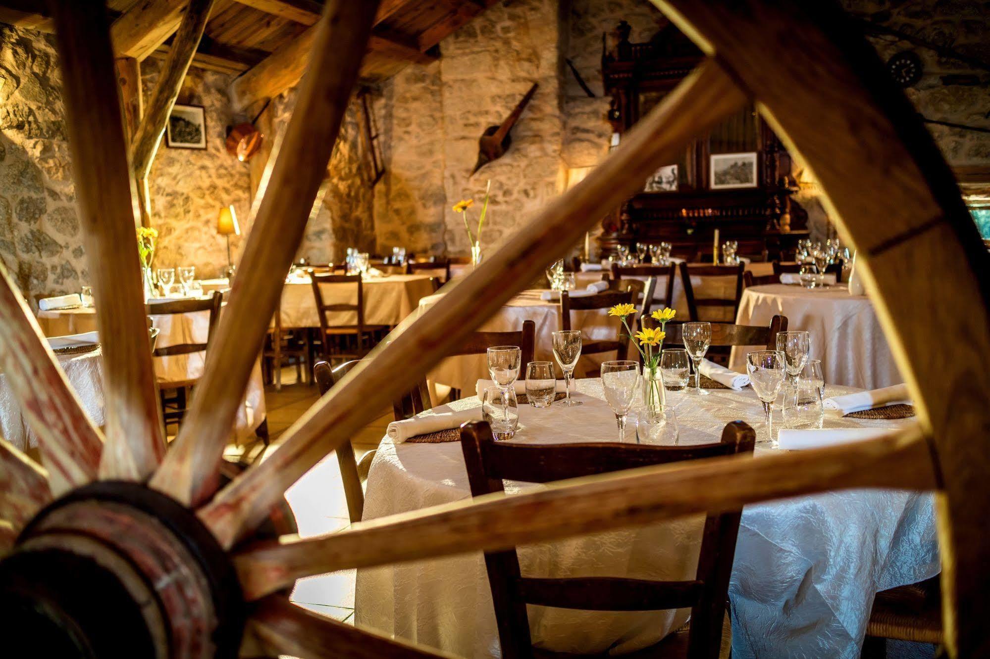 Hotel Restaurant De La Poste Et La Grange Detente, Espace Bien-Etre Châteauneuf-de-Randon Eksteriør billede